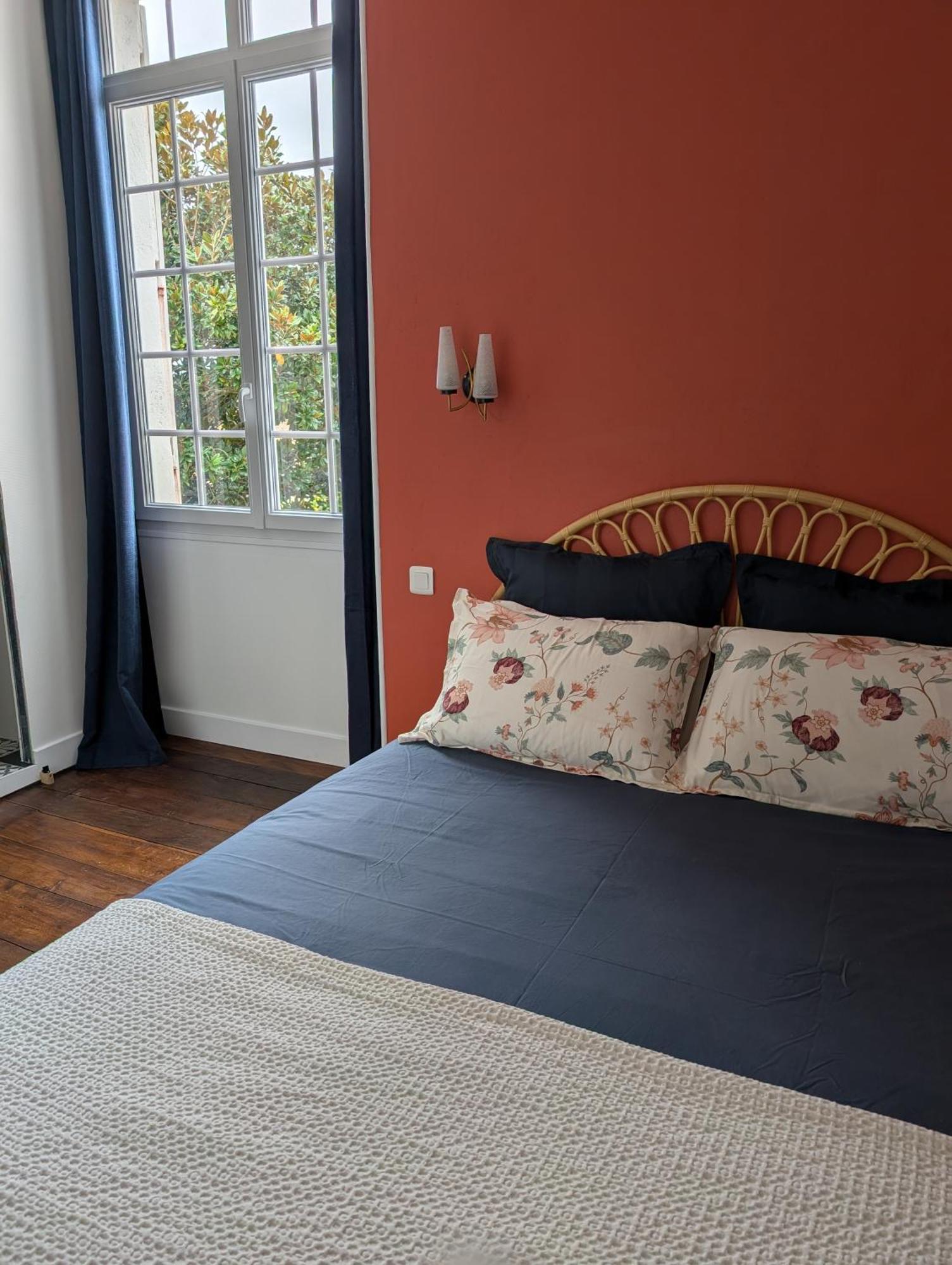 Au Logis De Vechillot Bed & Breakfast อองกูแลม ภายนอก รูปภาพ